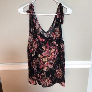 Tank top with Tie Sleeves